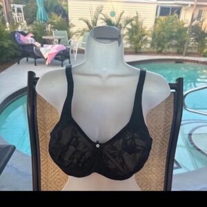 Chic Black Lace Underwire Bra